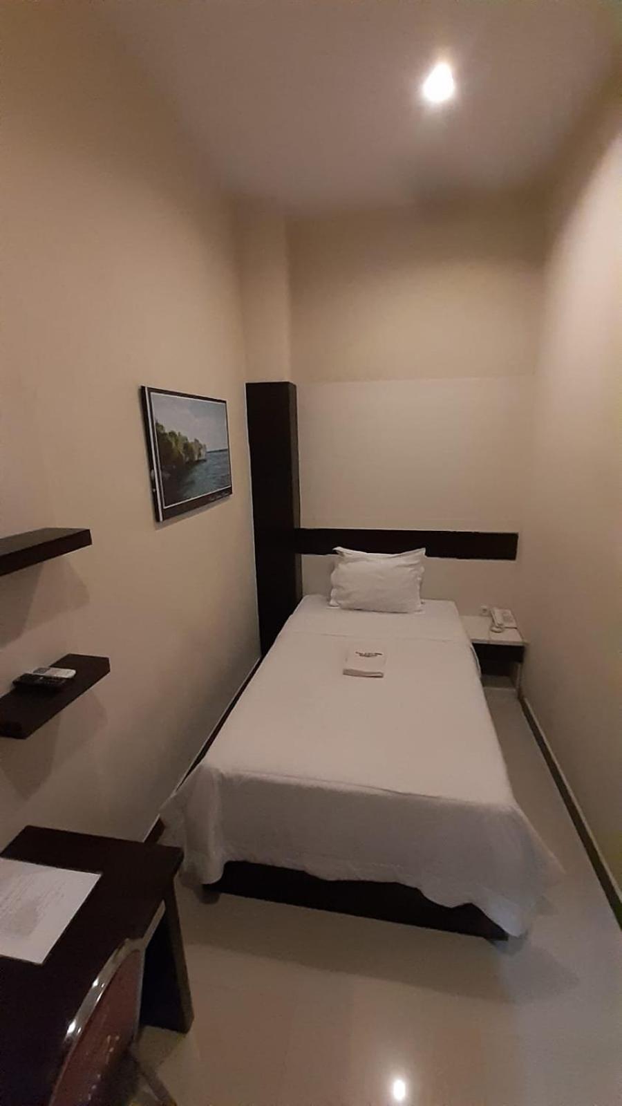 Galaxy Inn Baubau Luaran gambar